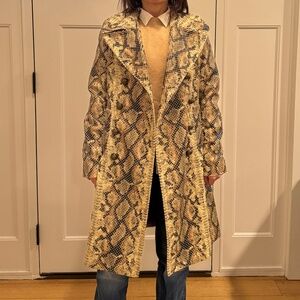 ETCETERA • BEAUTIFUL LINED LIGHTWEIGHT FAUX SNAKE SKIN TRENCH COAT